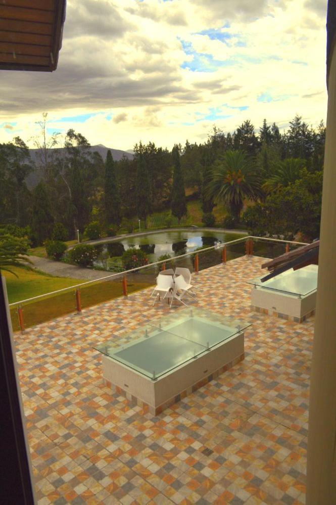 Quito Airport Suites Hotel 塔巴贝拉 外观 照片